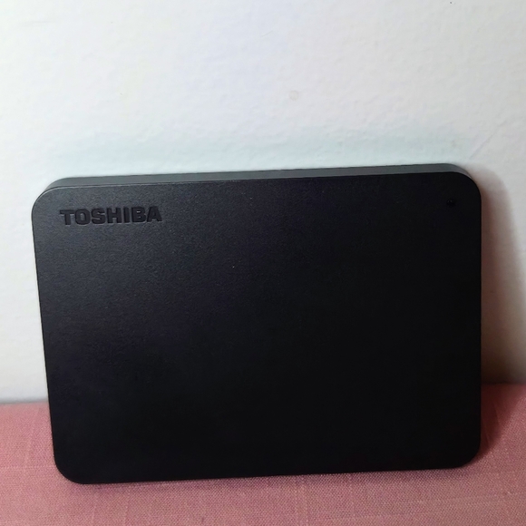 Toshiba Canvio Basics 2TB Portable External Hard Drive | Model: DTB420 | Black | - Picture 1 of 5